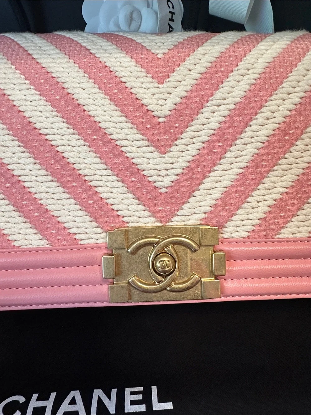 CHANEL Boy Bag 💕 Stunning pink & ivory chevron tweed with gold-tone hardware. A+